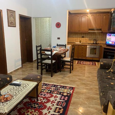 Vila Demaj! Free Parking Берат Екстер'єр фото