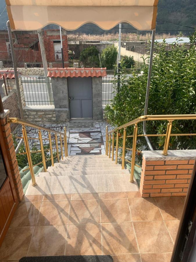 Vila Demaj! Free Parking Берат Екстер'єр фото