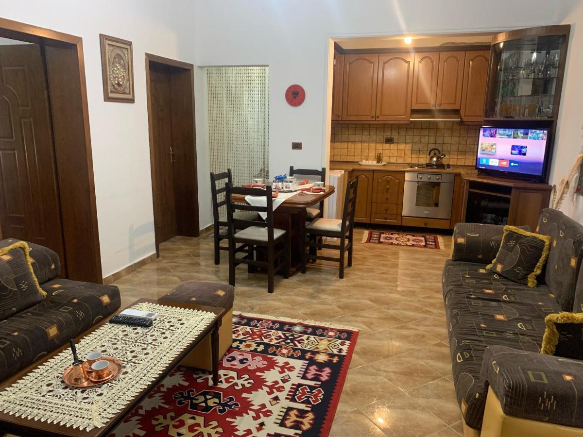 Vila Demaj! Free Parking Берат Екстер'єр фото
