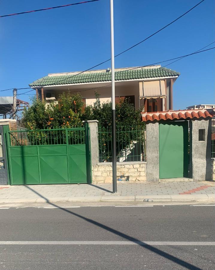 Vila Demaj! Free Parking Берат Екстер'єр фото