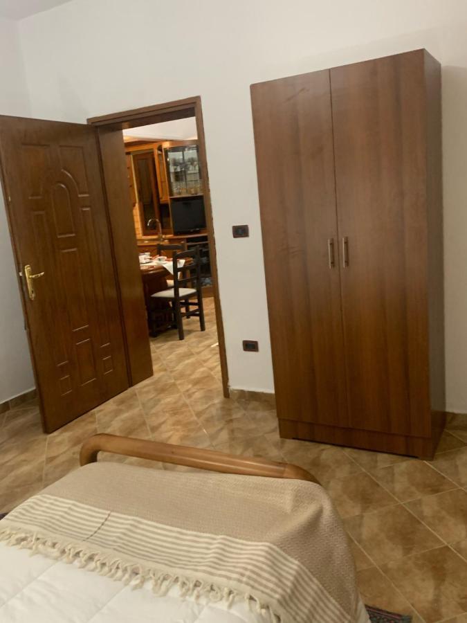 Vila Demaj! Free Parking Берат Екстер'єр фото