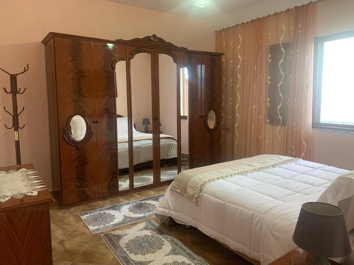 Vila Demaj! Free Parking Берат Екстер'єр фото