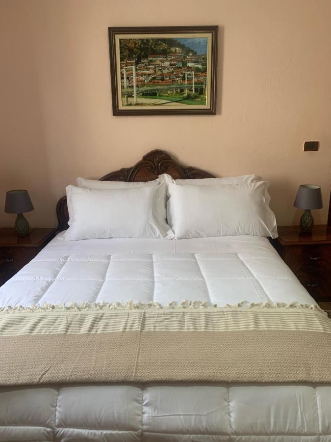 Vila Demaj! Free Parking Берат Екстер'єр фото