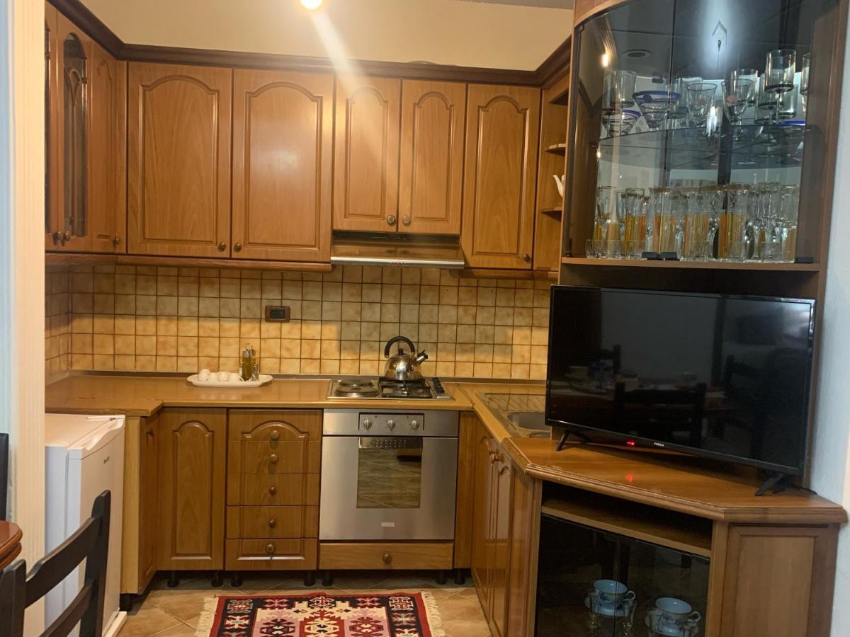 Vila Demaj! Free Parking Берат Екстер'єр фото